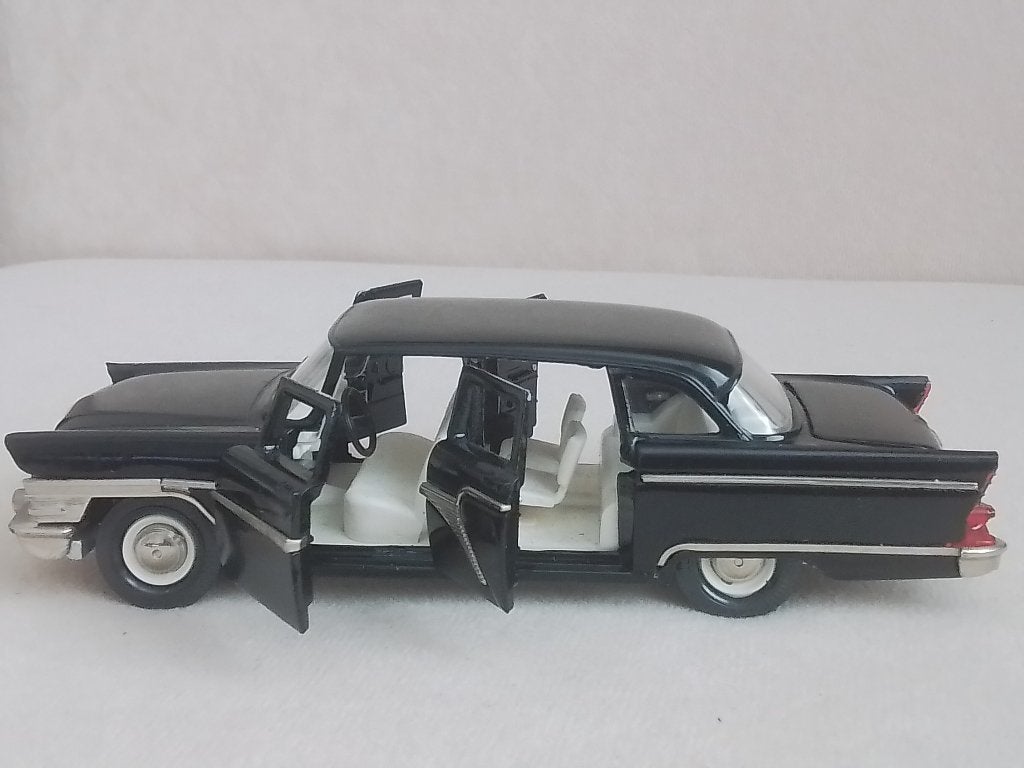 Gaz 13 Chaijka Seagull Russische Limousine Novoexport ussr, Ophalen of Verzenden, Zo goed als nieuw, Auto, Overige merken