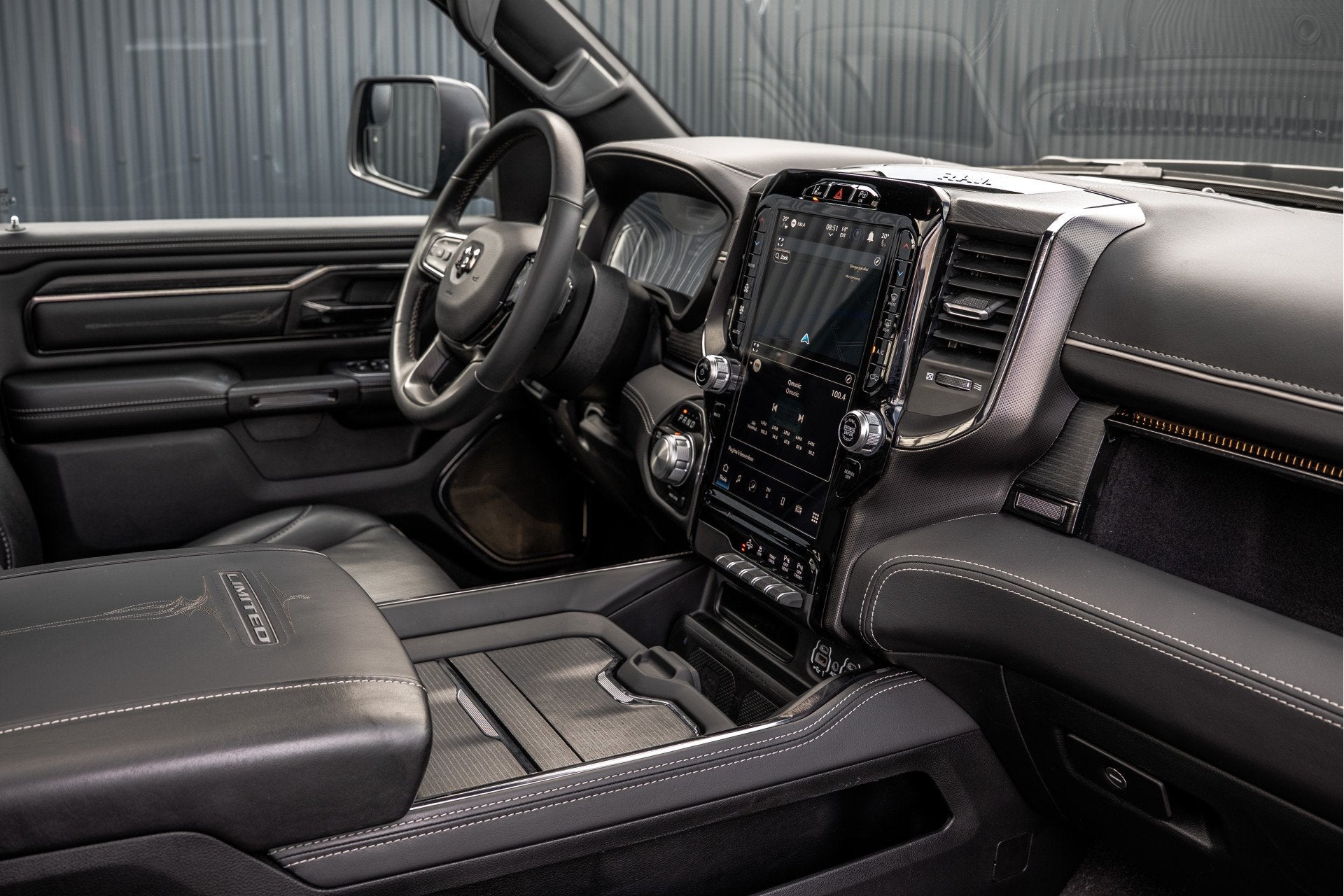 Dodge Ram 1500 1500 LIMITED 5.7L V8 | 1e Eigenaar | Head up, Automaat, Gebruikt, 5654 cc, 402 pk