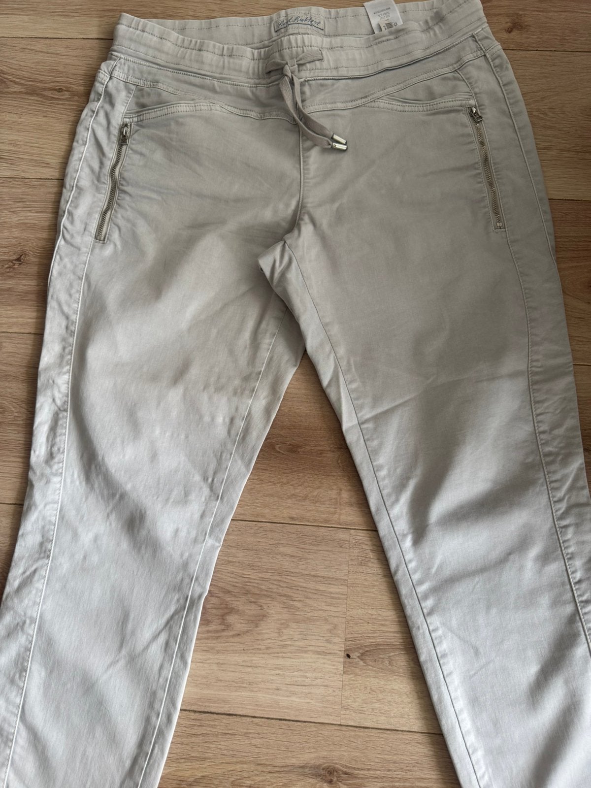 Red button tessy jog maat 42 lichtgrijs, Kleding | Dames, Maat 42/44 (L), Ophalen of Verzenden, Gedragen, Grijs