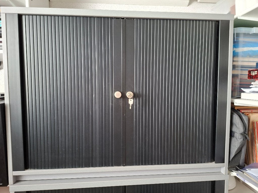 Archiefkast 1mtr breed grijs met zwarte roldeur, Huis en Inrichting, Kasten | Roldeurkasten en Archiefkasten, Ophalen, Gebruikt