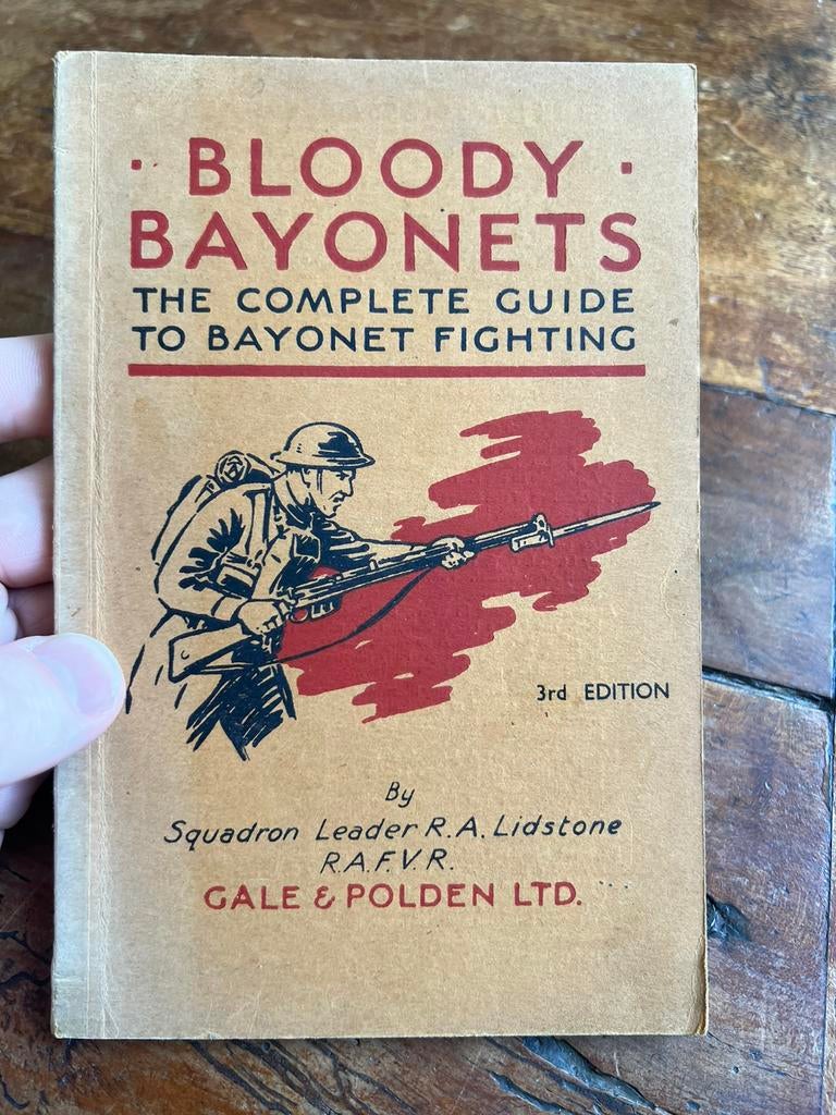 WO2 Brits voorschrift bayonet fighting bloody bajonet 1943, Verzamelen, Mes of Dolk, Ophalen of Verzenden, Engeland