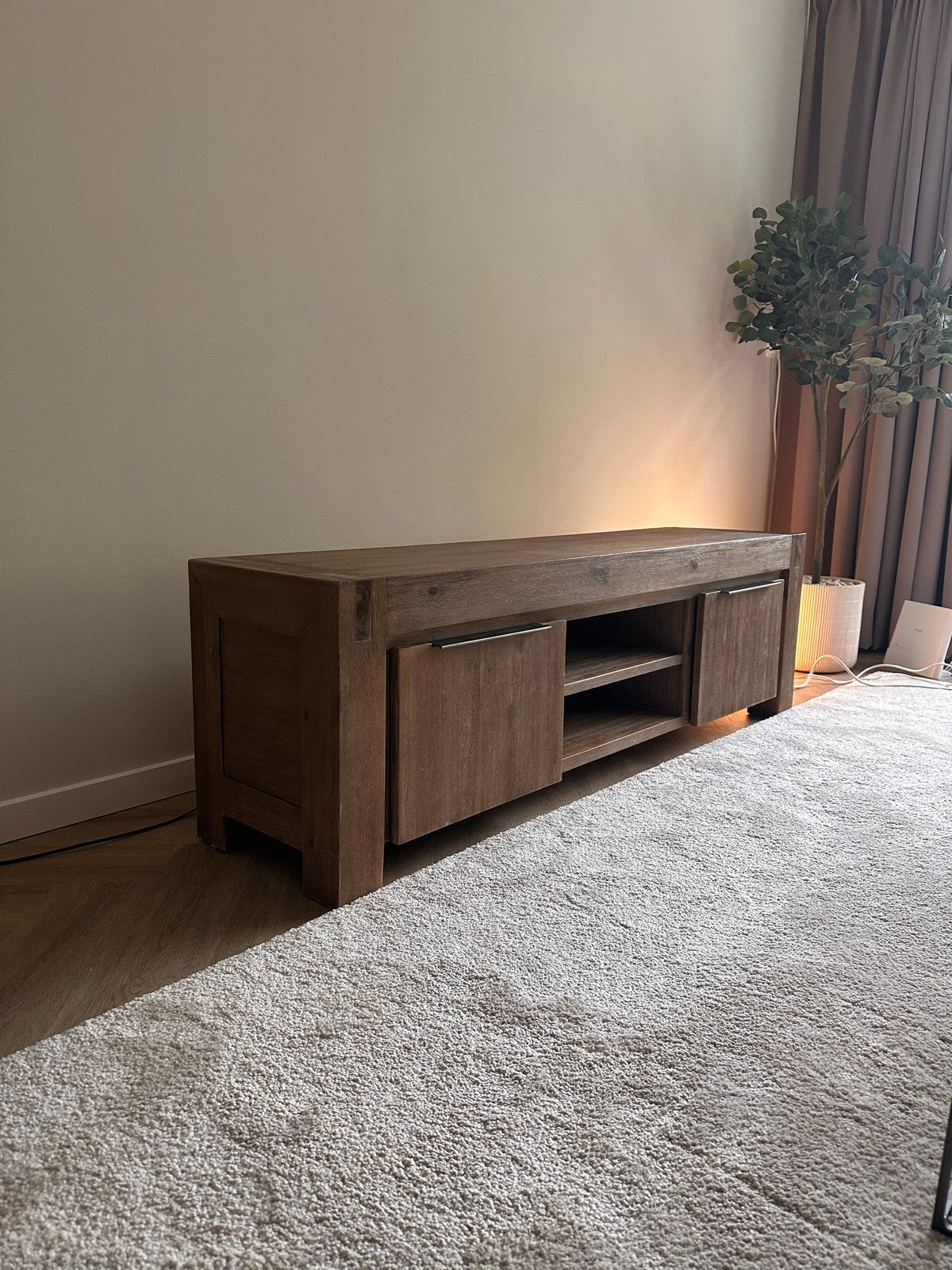 Stevig houten TV-meubel– Pronto wonen – veel opbergruimte, 150 tot 200 cm, Ophalen of Verzenden, Zo goed als nieuw, Eikenhout
