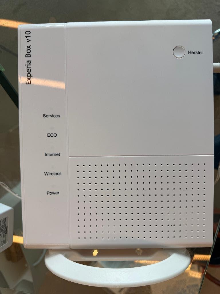Experia Box V10 Router Modem, Computers en Software, Routers en Modems, Zo goed als nieuw, Router met modem, Ophalen of Verzenden