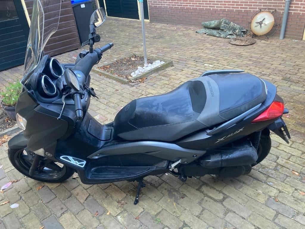 YAMAHA X-Max 250 MOMO DESIGN 2013, Bedrijf, Scooter