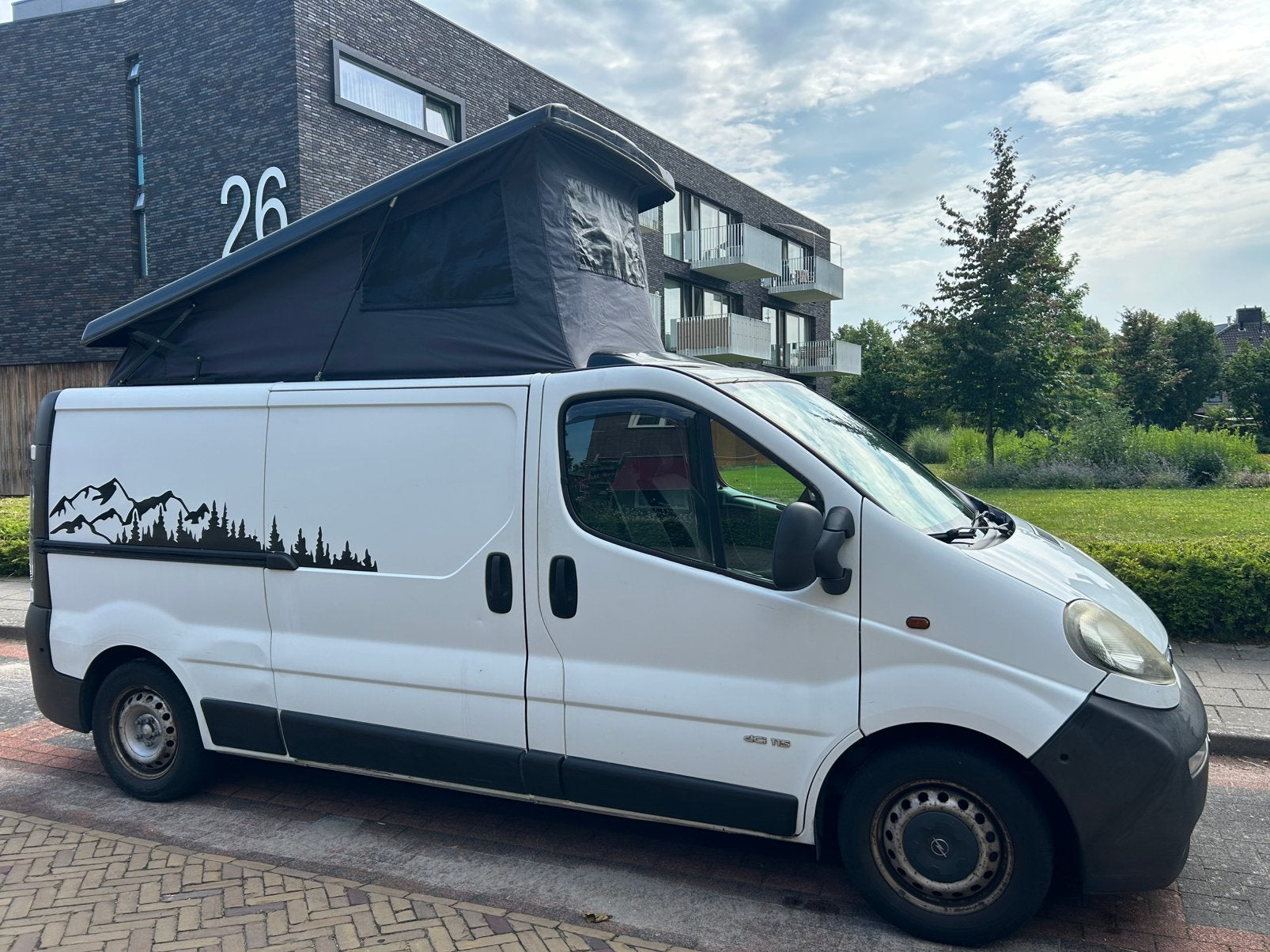 Opel Vivaro camperbus 2005 – 225000 km - slaaphefdak