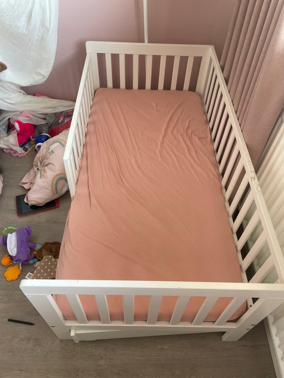 Peuterbed Petite Amilie te koop, 70 tot 85 cm, Zo goed als nieuw, Matras, 140 tot 160 cm