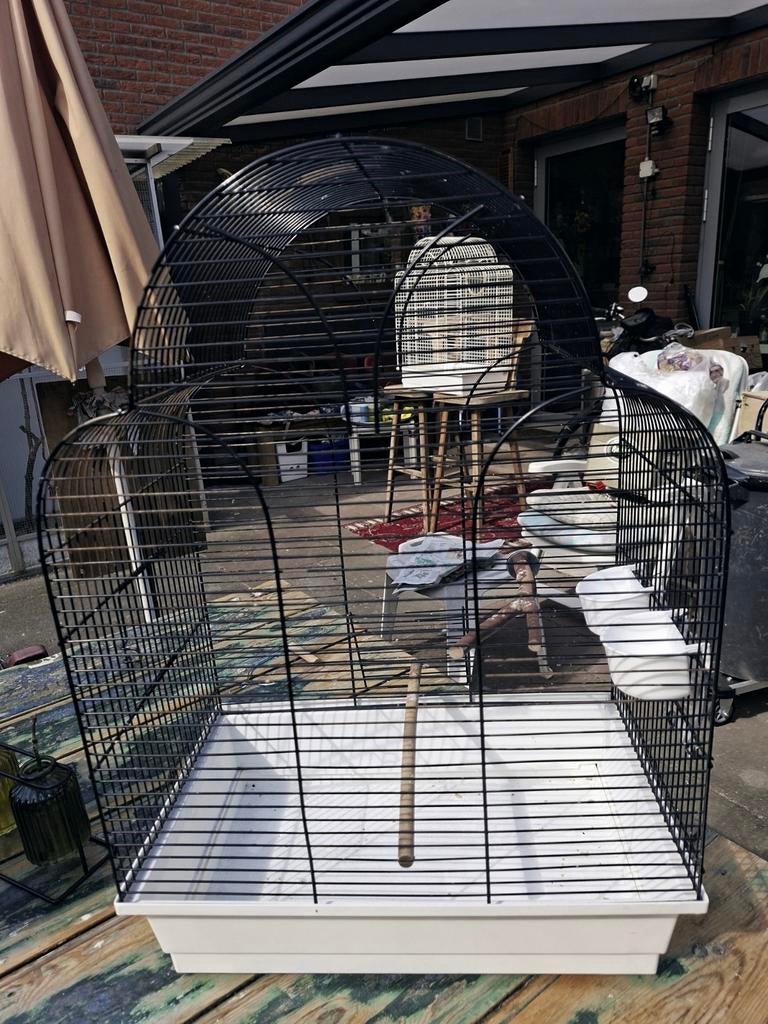 3 Vogelkooien,  gebruikt maar nog in zet goede staat., Dieren en Toebehoren, Vogels | Hokken en Kooien, Ophalen, Zo goed als nieuw