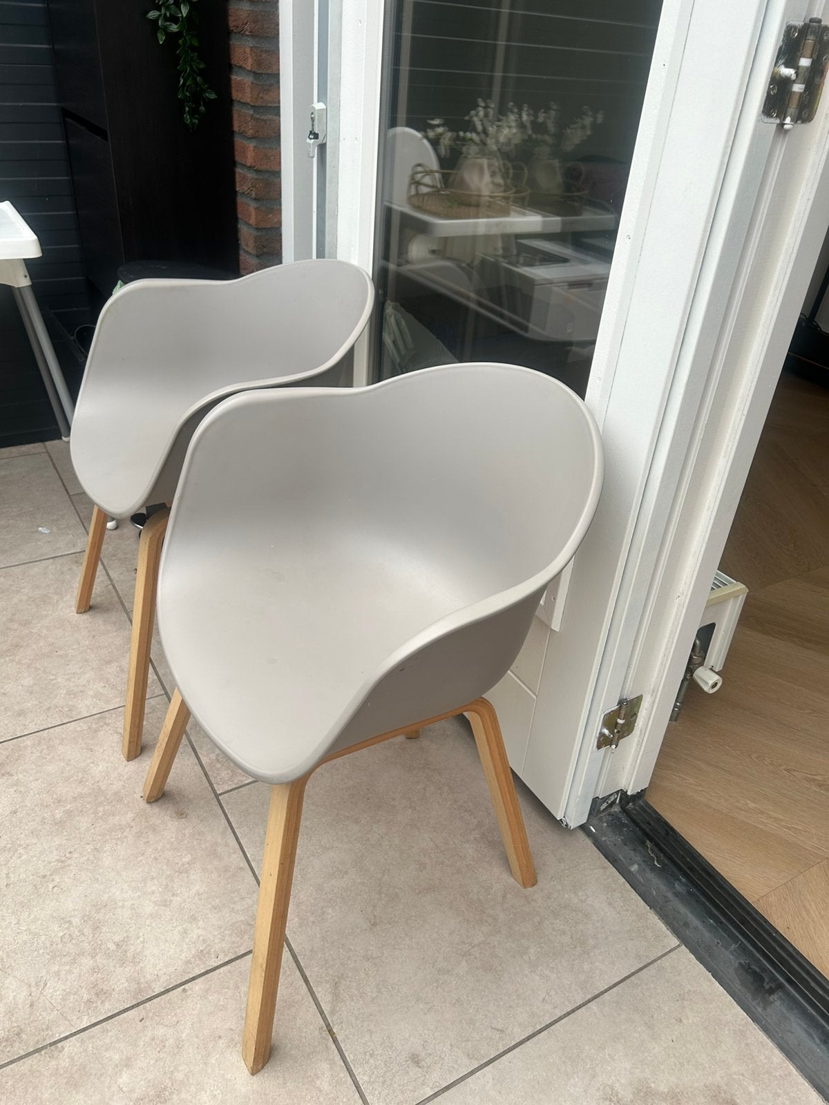 4x kuipstoelen taupe-lichtgrijs, Huis en Inrichting, Ophalen of Verzenden, Zo goed als nieuw, Grijs, Vier