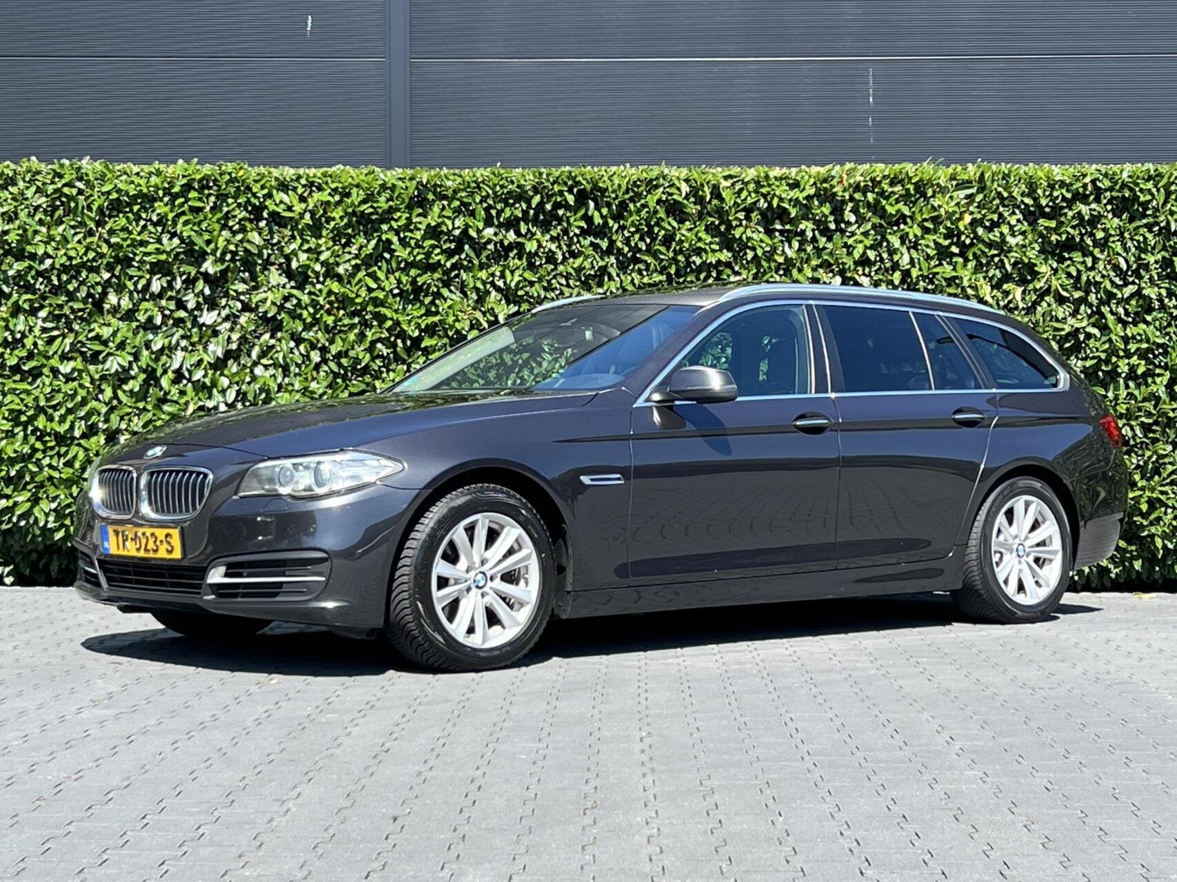 BMW 5-serie Touring 525d High Executive EURO 6, PANORAMADAK, Auto's, BMW, Automaat, Achterwielaandrijving, Euro 6, 2000 kg