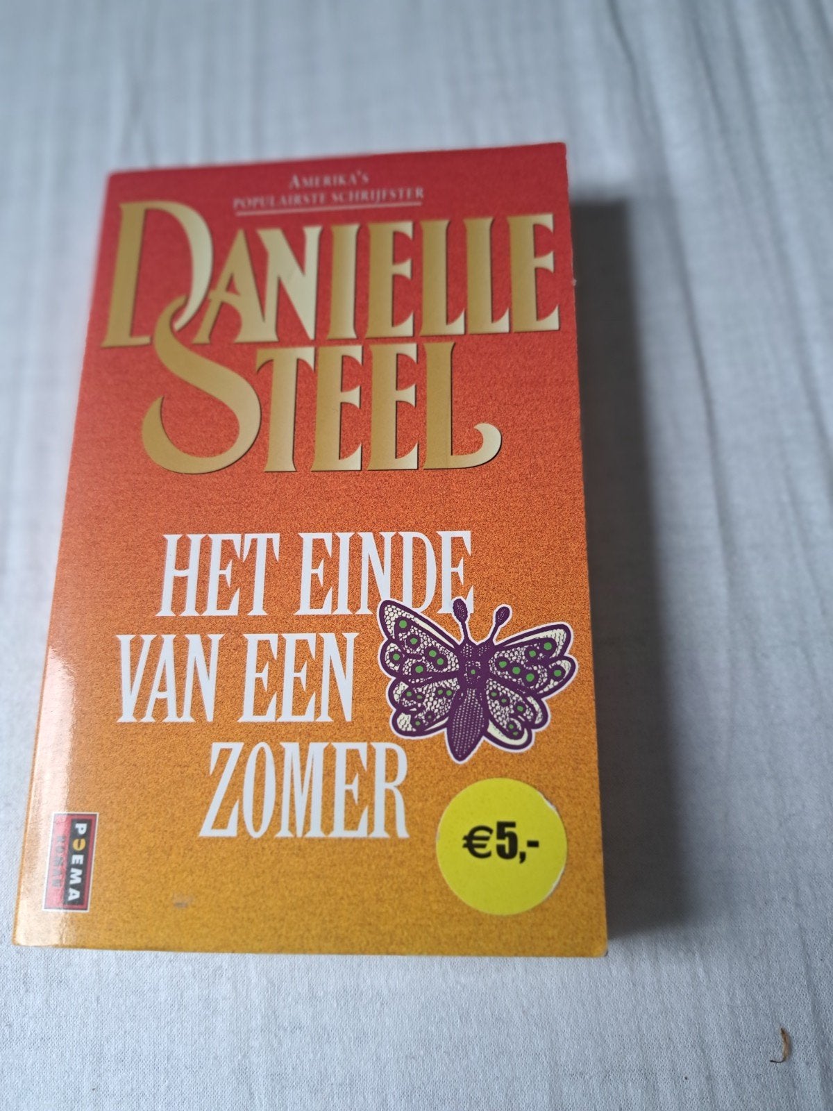 Danielle Steel - Het einde van een zomer (Paperback), Ophalen of Verzenden, Gelezen, Danielle Steel, Nederland