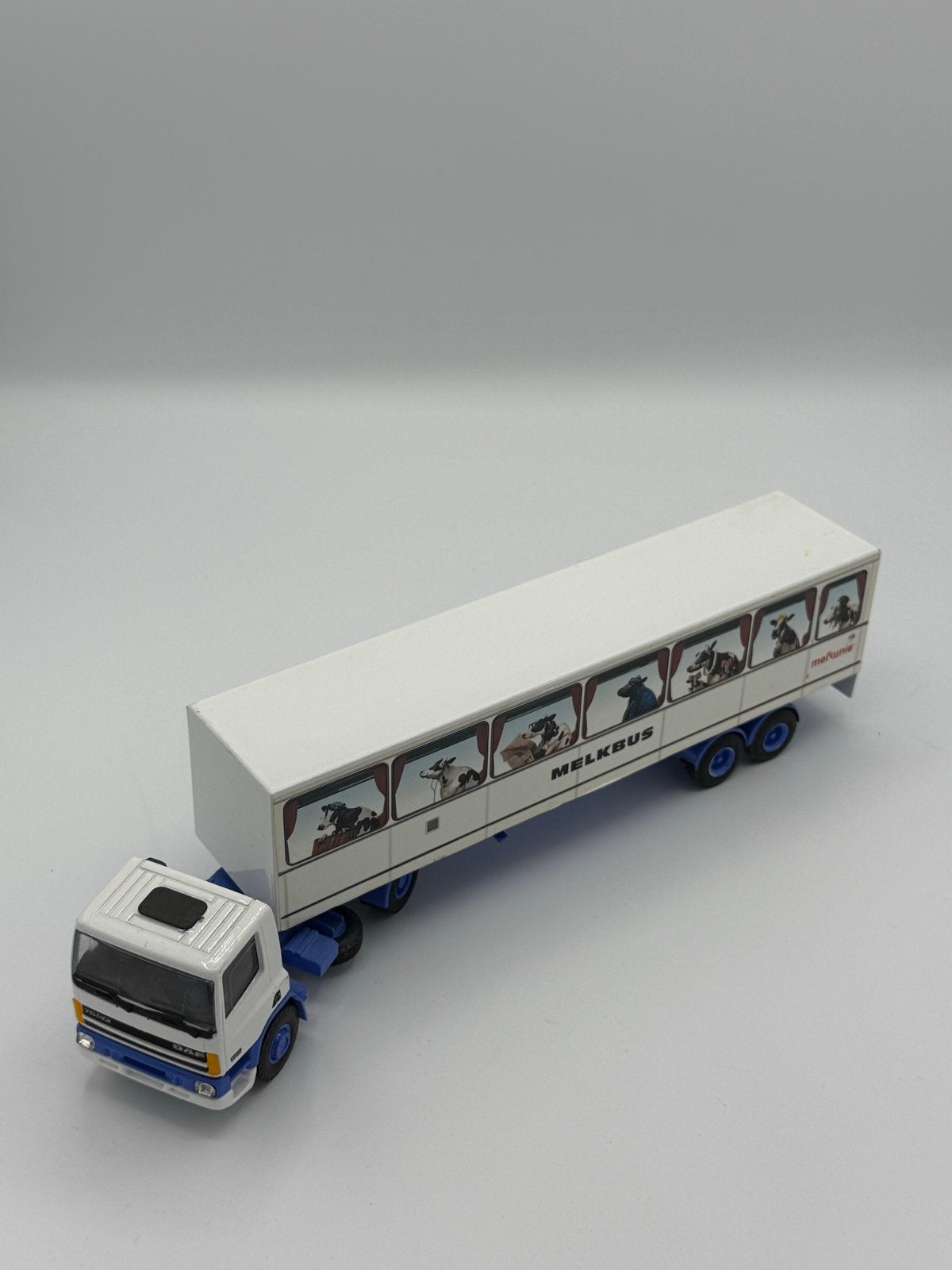 DAF 75 CF Lion Car Melkbus vrachtwagen met oplegger, Overige merken, 1:50 of kleiner, Ophalen of Verzenden, Zo goed als nieuw