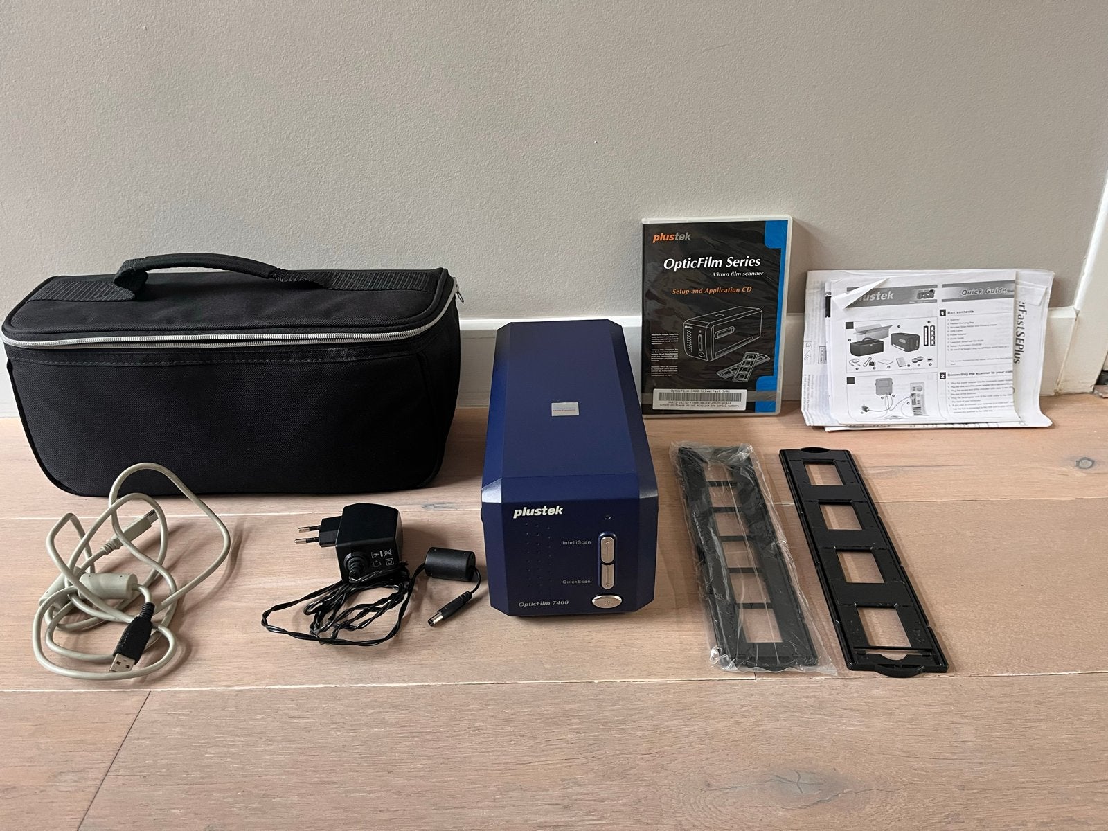 Plustek OpticFilm 7400 Diascanner met SilverFast Multi-Expos, Computers en Software, Scanners, Ophalen of Verzenden, Zo goed als nieuw