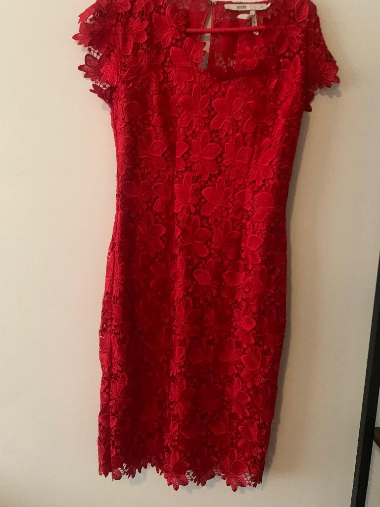 Dames jurk van Steps, Kleding | Dames, Jurken, Zo goed als nieuw, Maat 36 (S), Rood, Onder de knie, Ophalen of Verzenden