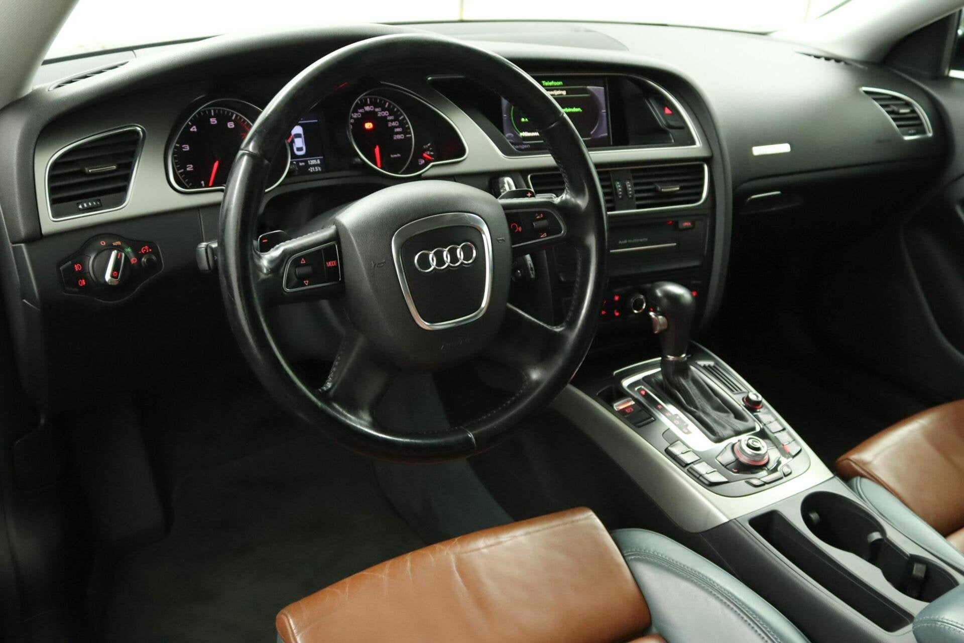 Audi A5 Coupé 3.2 FSI - Leder - Airco - Cruise - Velgen, Auto's, Gebruikt, 4 stoelen, Leder, Bedrijf