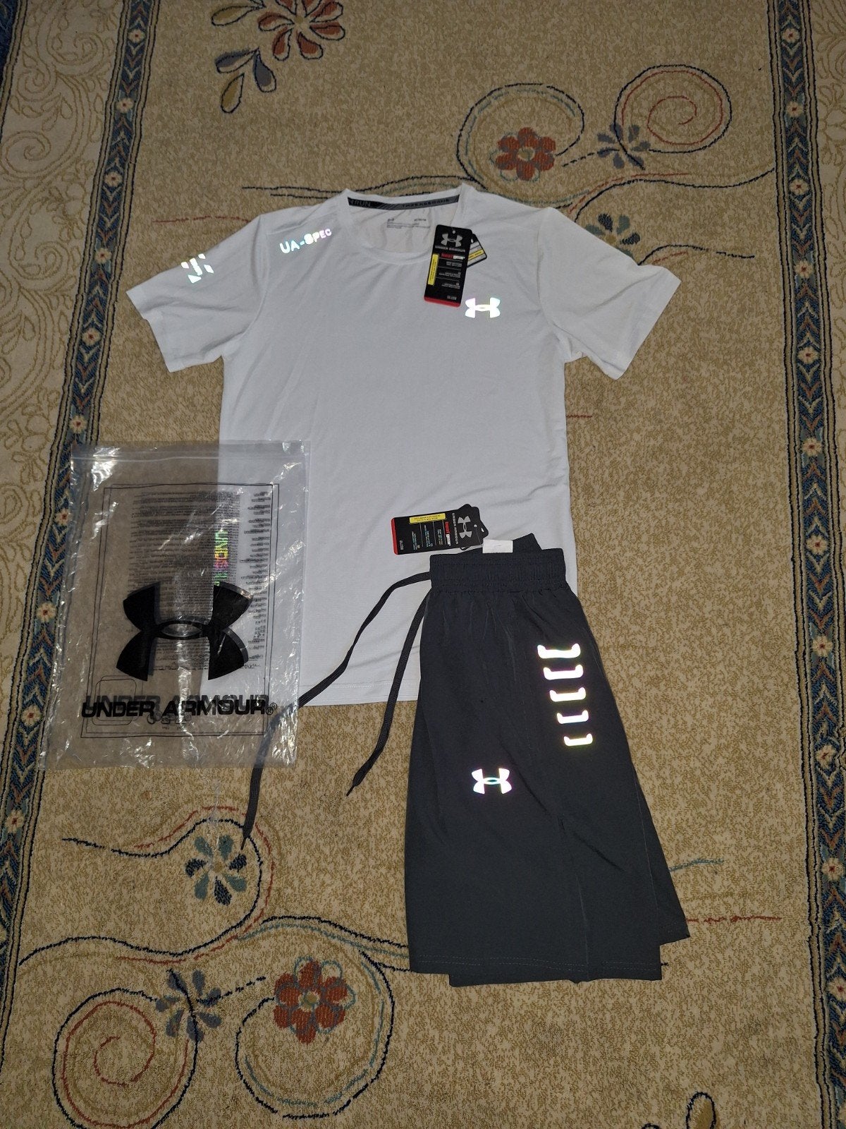 Under armour zomersetje, Kleding | Heren, T-shirts, Ophalen of Verzenden, Nieuw, Zwart