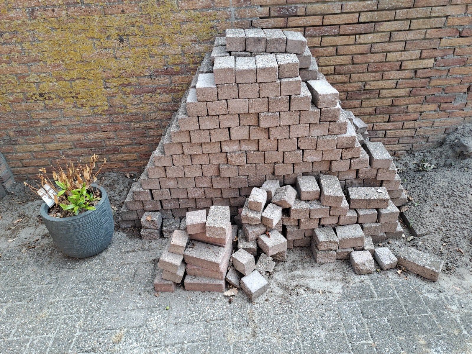 Gebruikte straatstenen/klinkers - ca. 5 m², Tuin en Terras, Tegels en Klinkers, Ophalen, Gebruikt, Beton, Klinkers