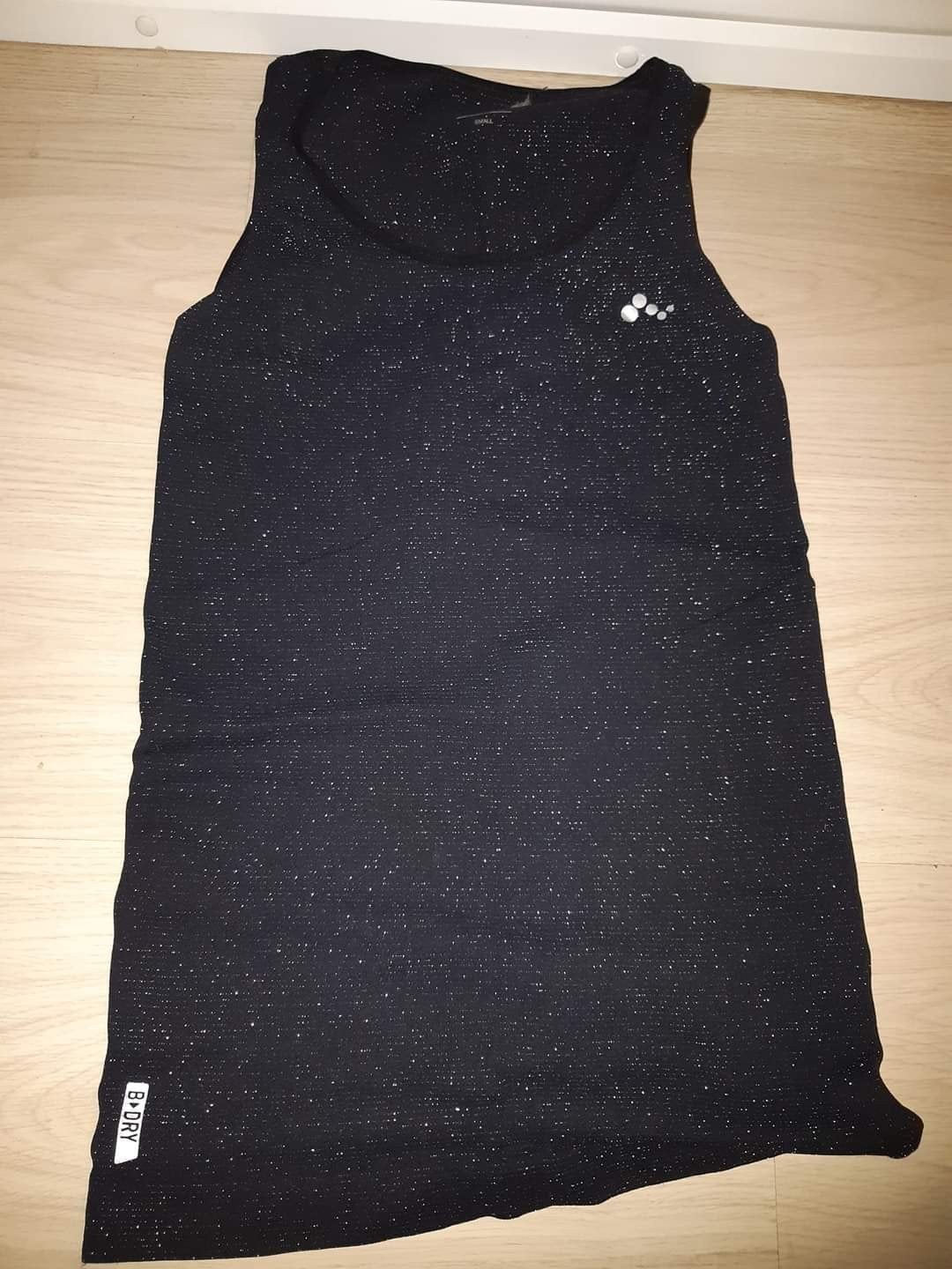 Zwart sporttopje maat S, Only, Zwart, Nieuw, Ophalen of Verzenden