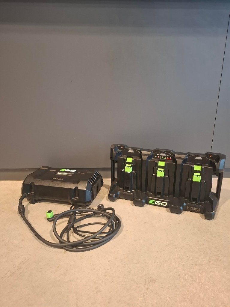 EGO PGX1600 accu laad systeem voor 3 accu's, Ophalen of Verzenden, Zo goed als nieuw, Overige soorten, Ego