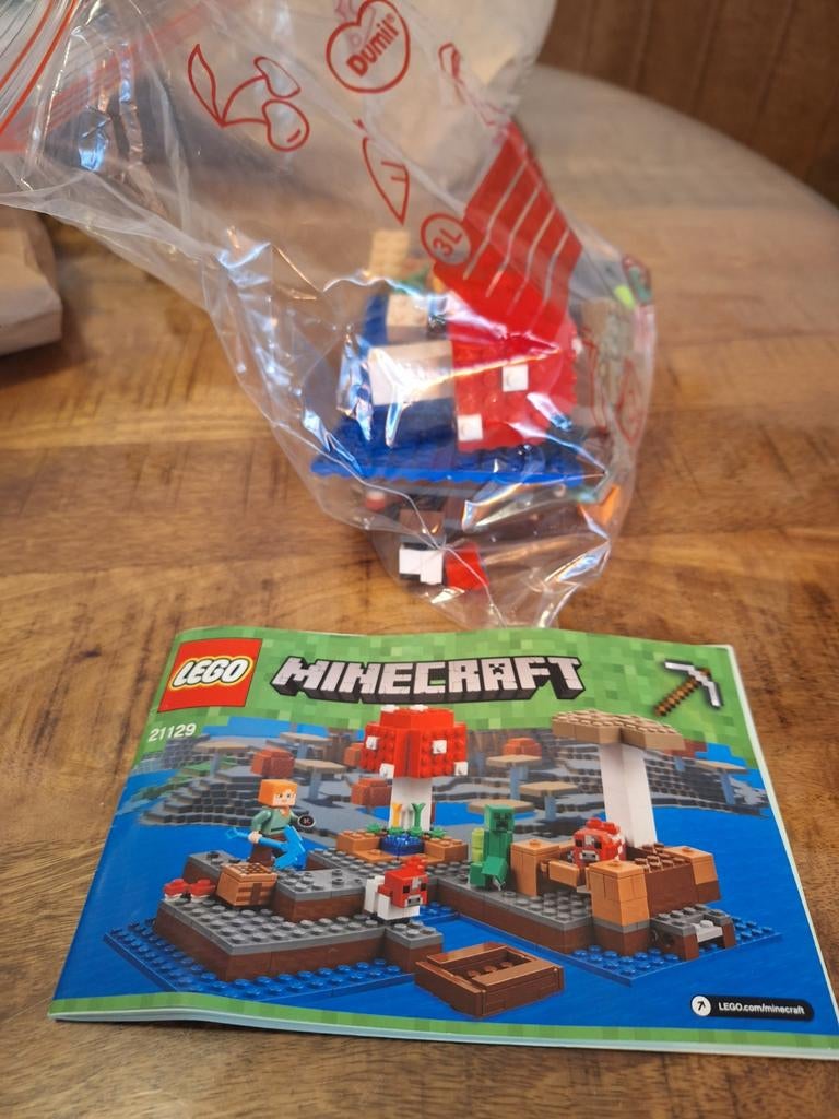 Lego minecraft 21129, Ophalen of Verzenden, Zo goed als nieuw
