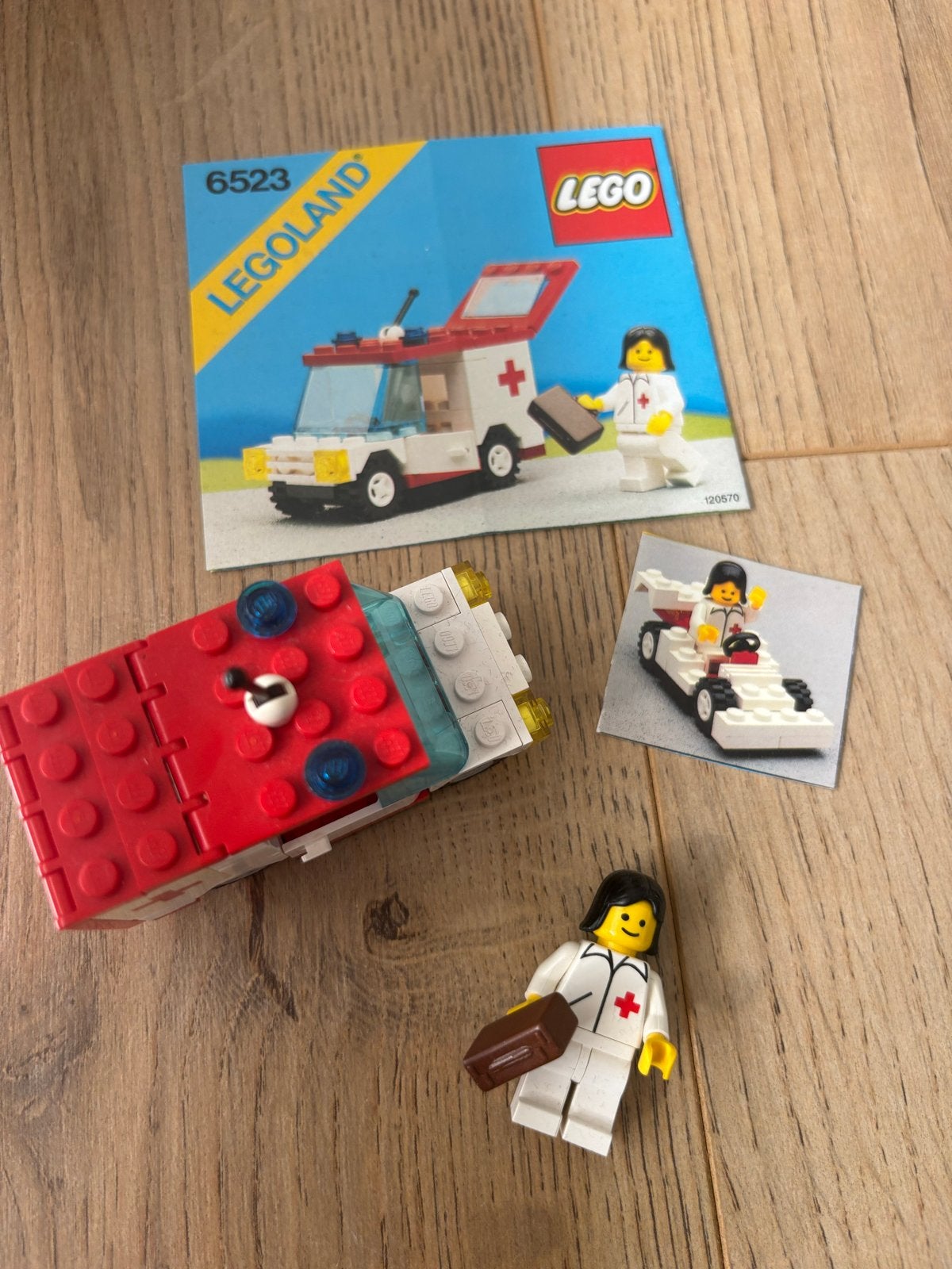 9972) LEGO Legoland 6523 Ambulance met minifiguur, Gebruikt, Lego, Ophalen of Verzenden, Compleet