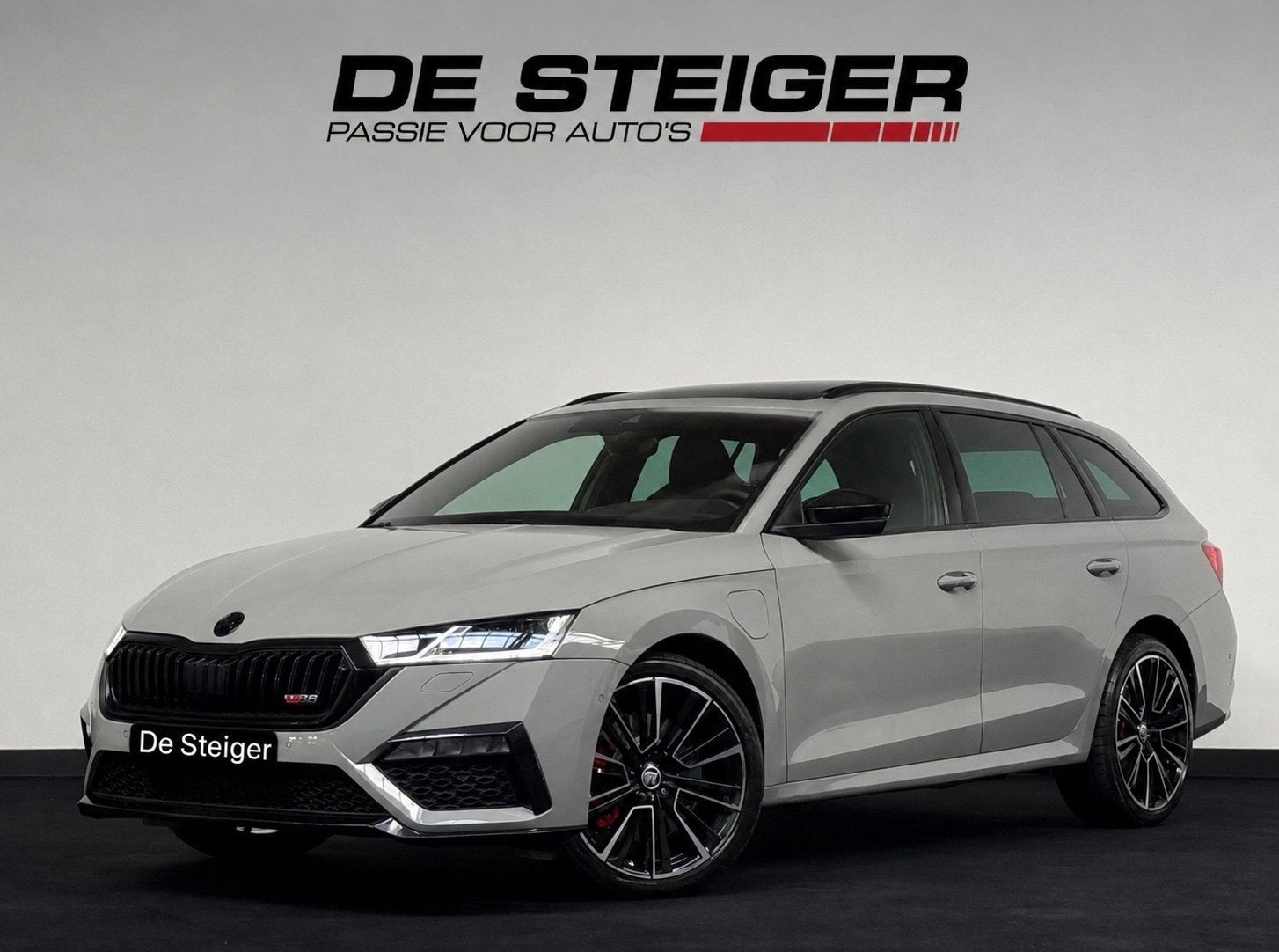 Skoda Octavia Combi 1.4 TSI RS iV PHEV ACC Sfeer Camera 245P, Gebruikt, 4 cilinders, Met garantie (alle), Leder en Stof