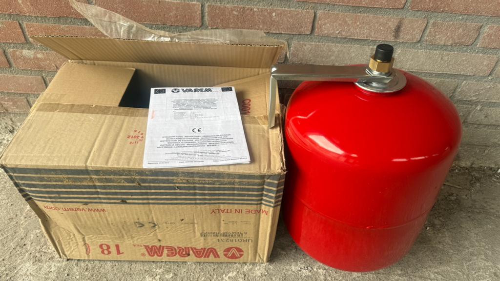 Expansievat 18L, Doe-het-zelf en Verbouw, Geisers en Boilers, Nieuw, Ophalen of Verzenden, Minder dan 3 jaar oud, Minder dan 20 liter