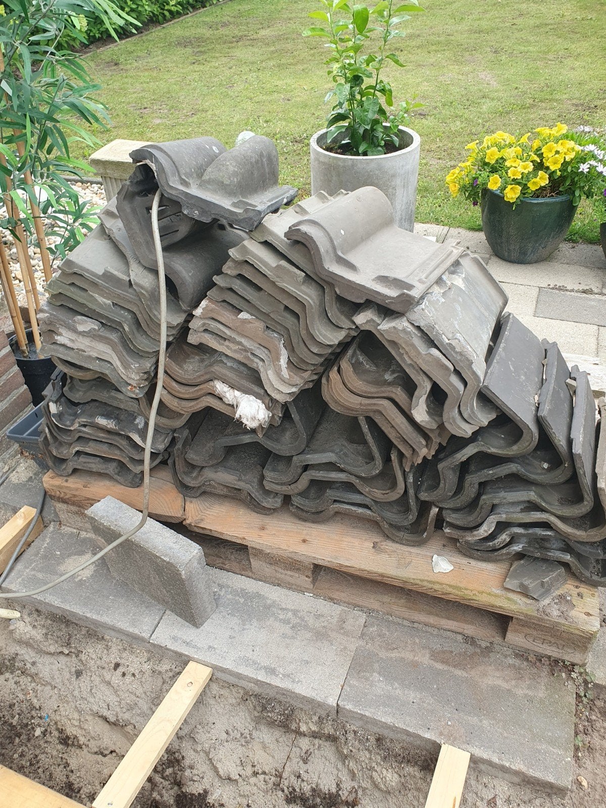 Russel Tiglia dakpannen, Doe-het-zelf en Verbouw, Dakpannen en Dakbedekking, Ophalen, Steen of Klei, Zwart, 15 m² of meer