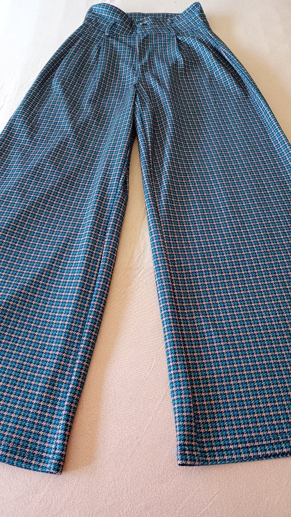 Sale! broek megawijde pijpen nieuw xs, Kleding | Dames, Broeken en Pantalons, Nieuw, Ophalen of Verzenden, Maat 34 (XS) of kleiner
