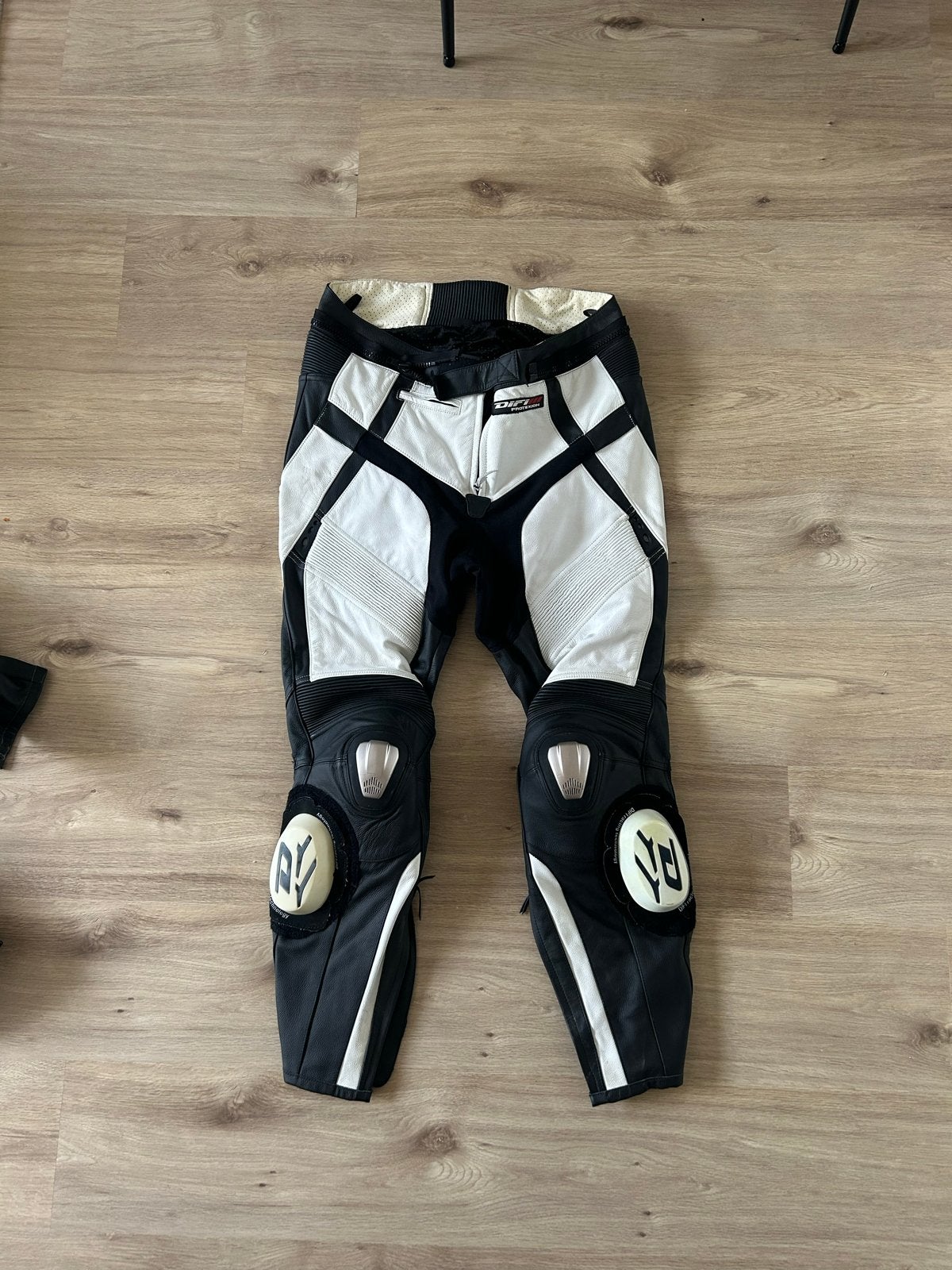 Difi ProteXion leren motorbroek zwart/wit, Motoren, Ophalen of Verzenden, Tweedehands, Heren, Broek | leer