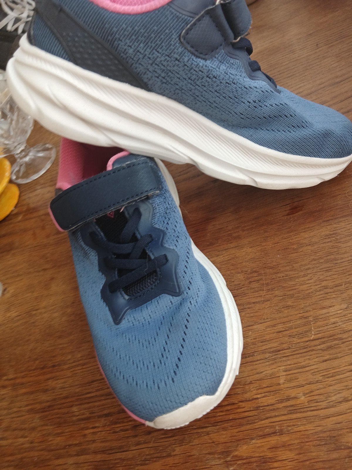 gymschoenen OSAGA maat 35, Sport en Fitness, Ophalen of Verzenden, Zo goed als nieuw, Schoenen