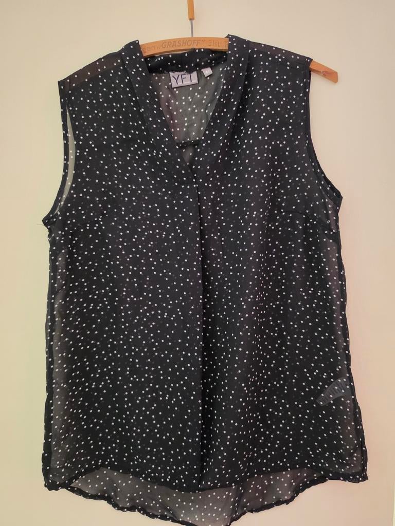 Zwarte blouse met stippen - YFT, Maat 38/40 (M), Zwart, Ophalen of Verzenden, Zo goed als nieuw
