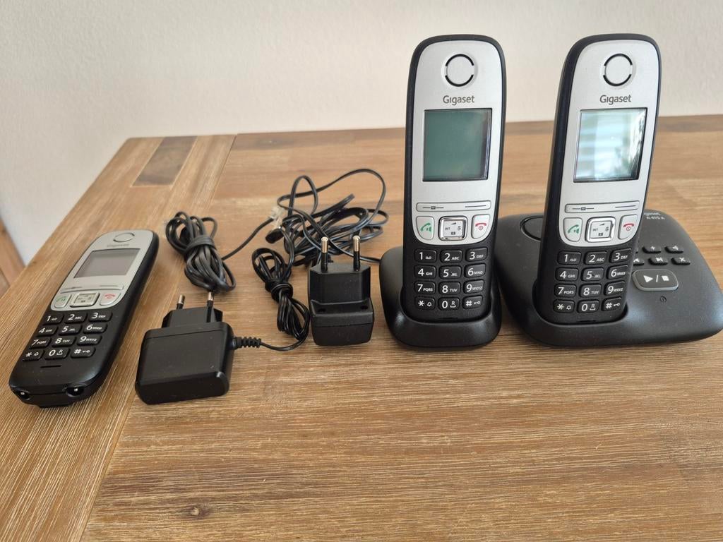 Gigaset draadloze telefoons (3 stuks) met basisstation, Ophalen of Verzenden, Gebruikt, 3 handsets