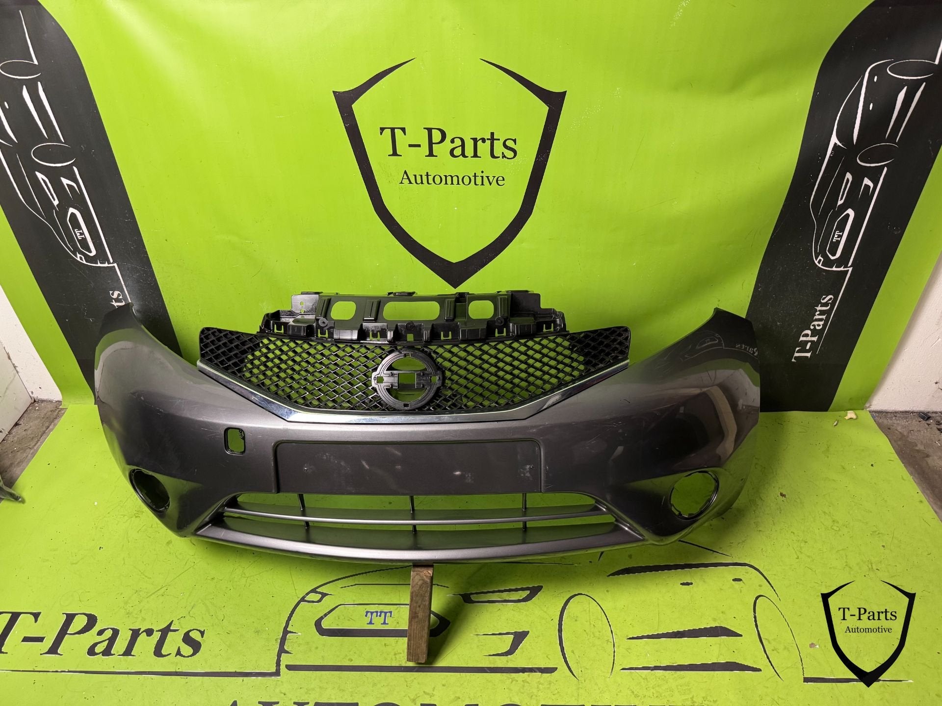Nissan note voorbumper origineel bumper, Voor, Takashima 1-chome 1-1
220-8686  Yokohama, Ophalen of Verzenden, Bumper