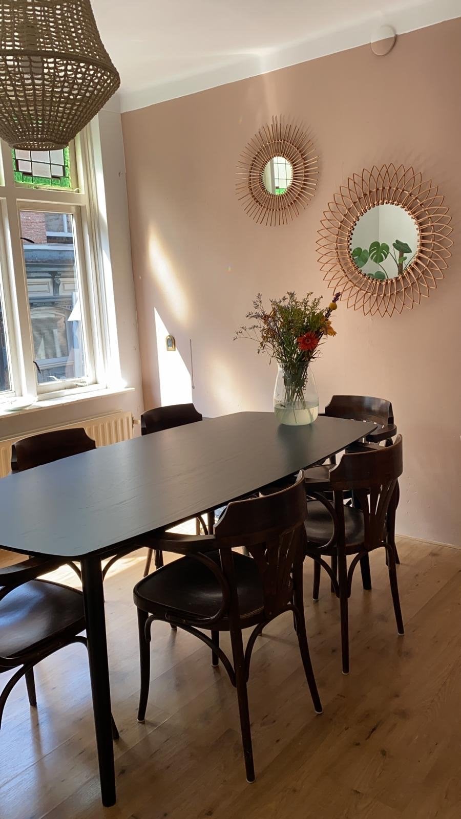 Fonq eettafel, Ophalen, 50 tot 100 cm, Zo goed als nieuw, 150 tot 200 cm