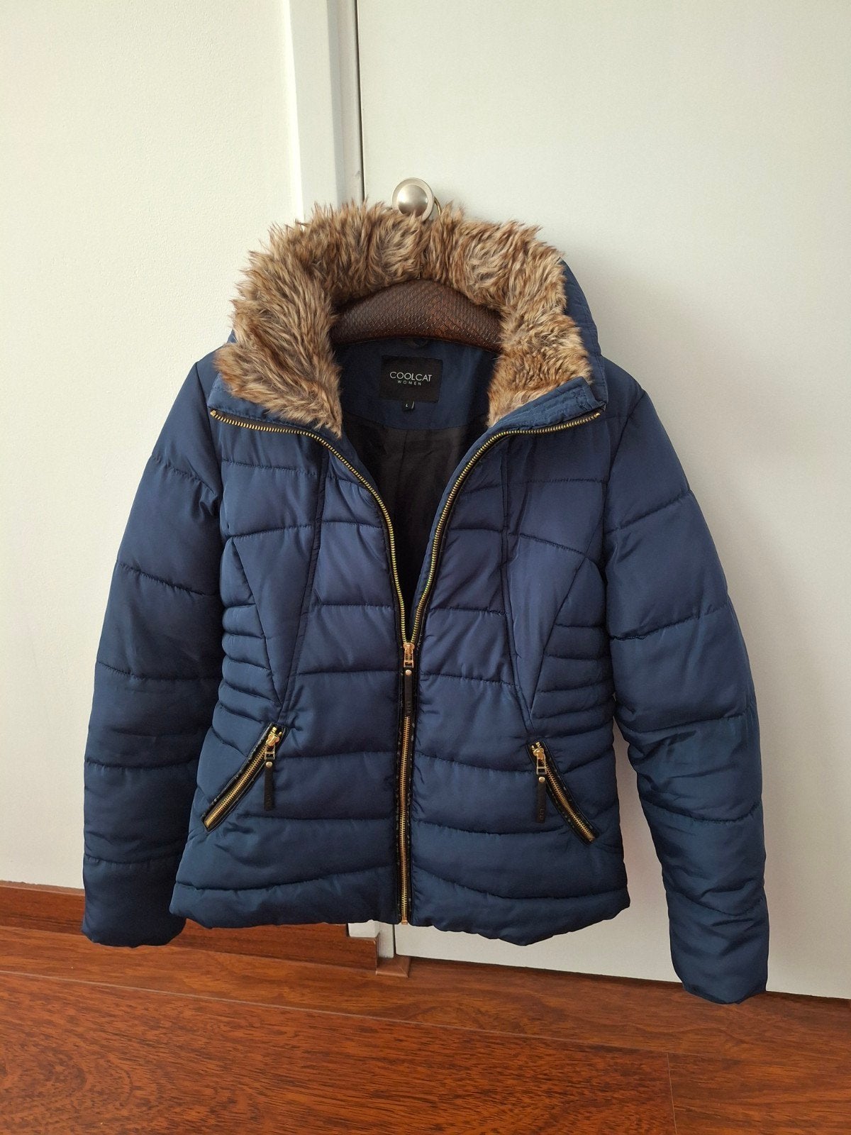 Heerlijke Donkerblauwe Dames Winterjas met bontkraag, Kleding | Dames, Blauw, Maat 42/44 (L), Ophalen of Verzenden, Zo goed als nieuw