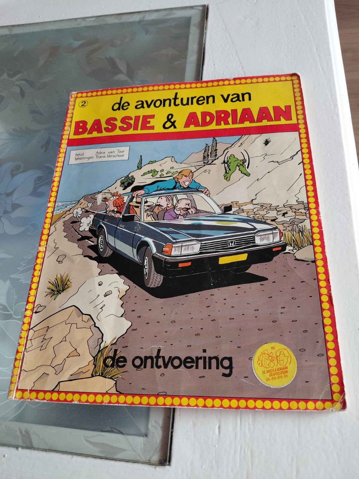 Bassie & Adriaan de ontvoering stripboek MET HANDTEKENING., Eén stripboek, Ophalen of Verzenden, Gelezen
