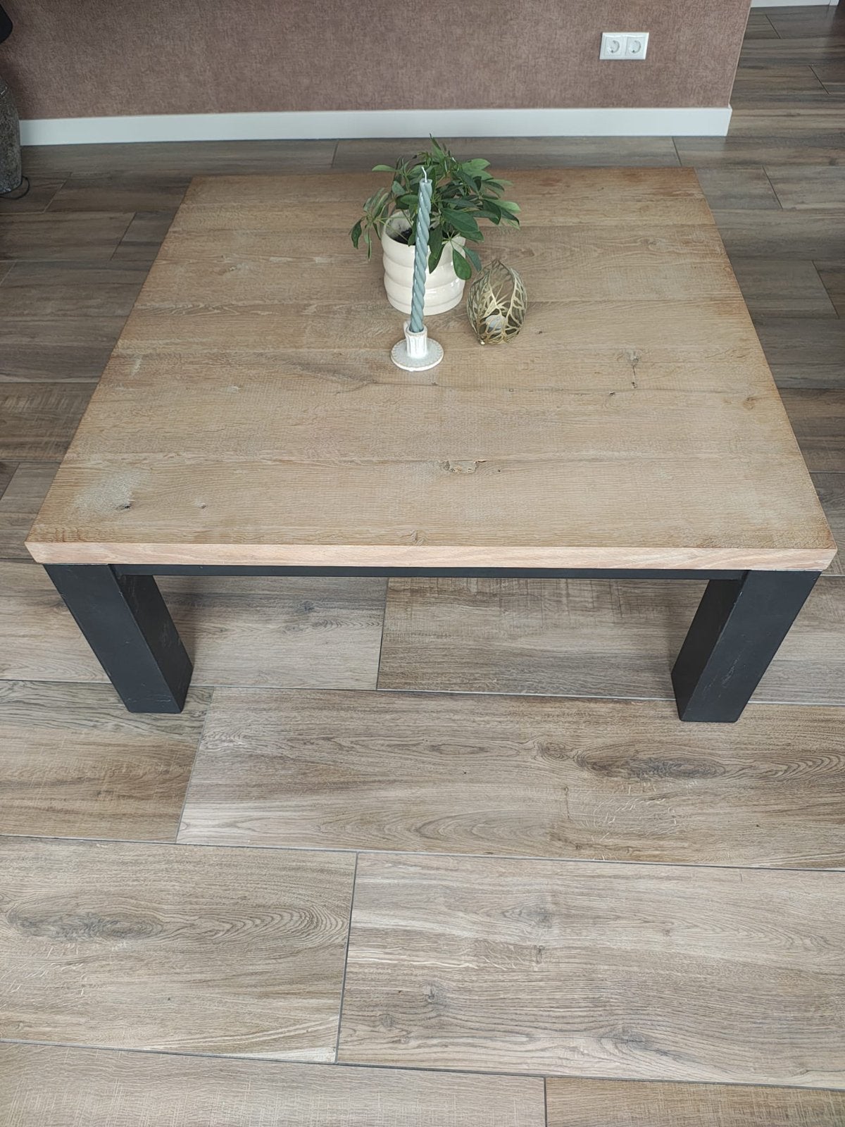 Robuuste eikenhouten salontafel met metalen poten, Ophalen, Gebruikt, 5 – 50, 100 tot 150 cm