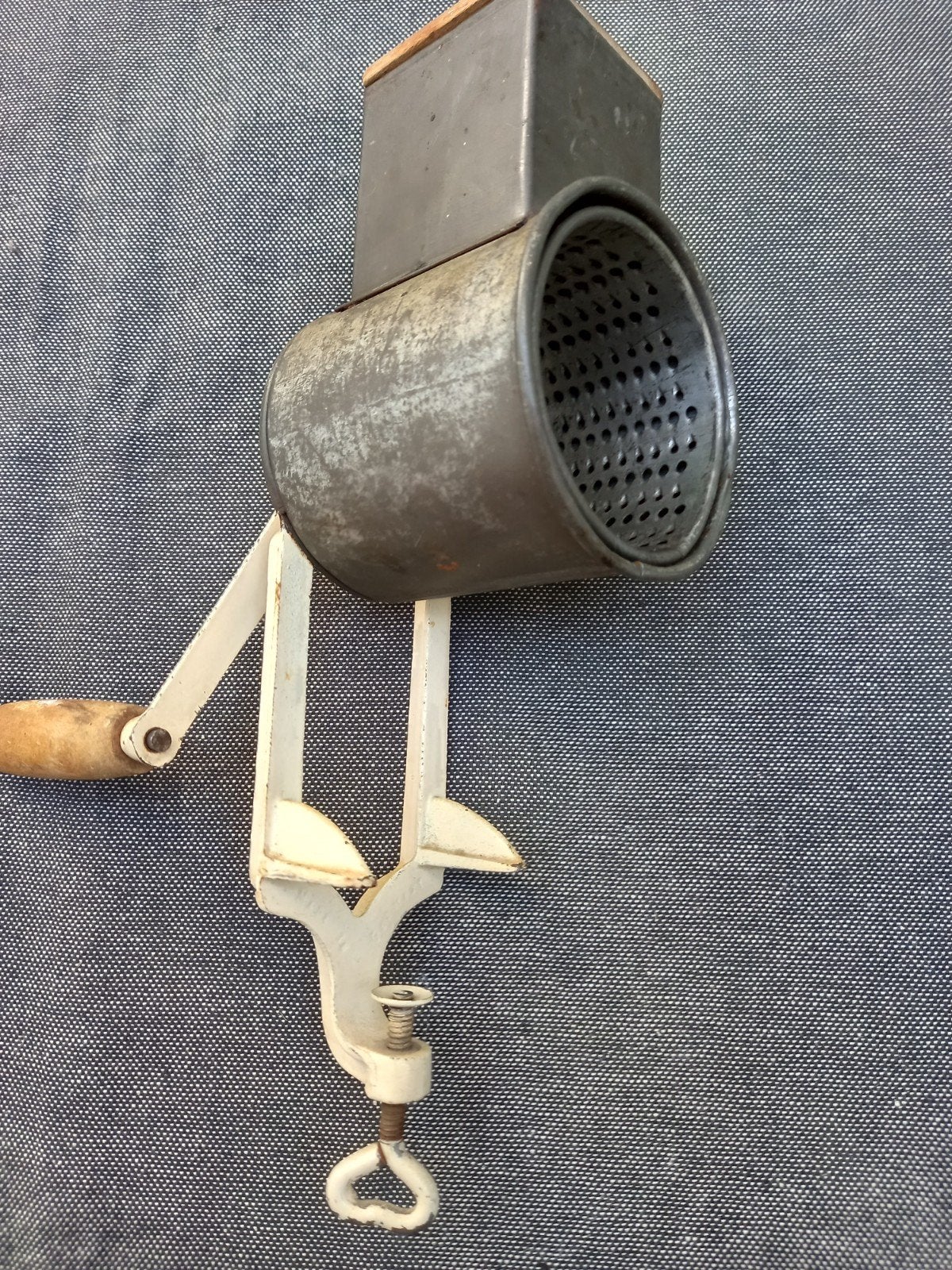 Oude antieke noten- of kaasraspmolen, eind jaren '40., Ophalen of Verzenden