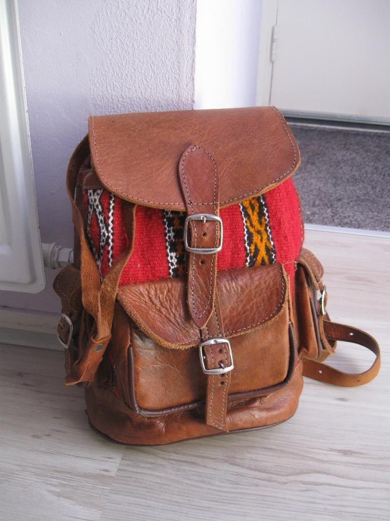 Leuk bruin leer met gekleurde stof rugtasje ibiza peru boho, Ophalen of Verzenden, Gebruikt, Bruin, Overige typen