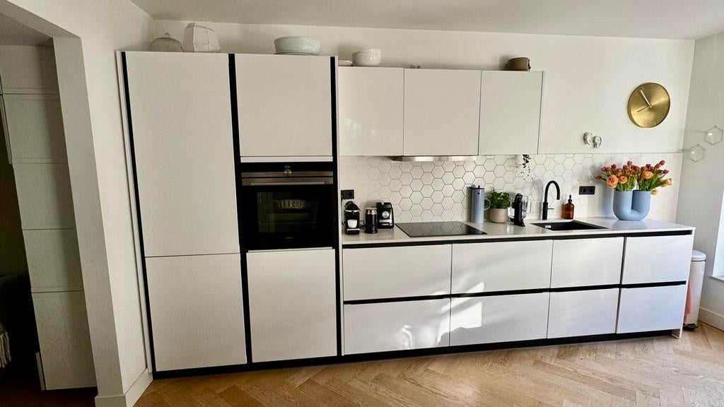 Moderne KVIK keuken (2018) met inbouwapparatuur Siemens, Ophalen, Gebruikt, Wit, Enkelwandige keuken
