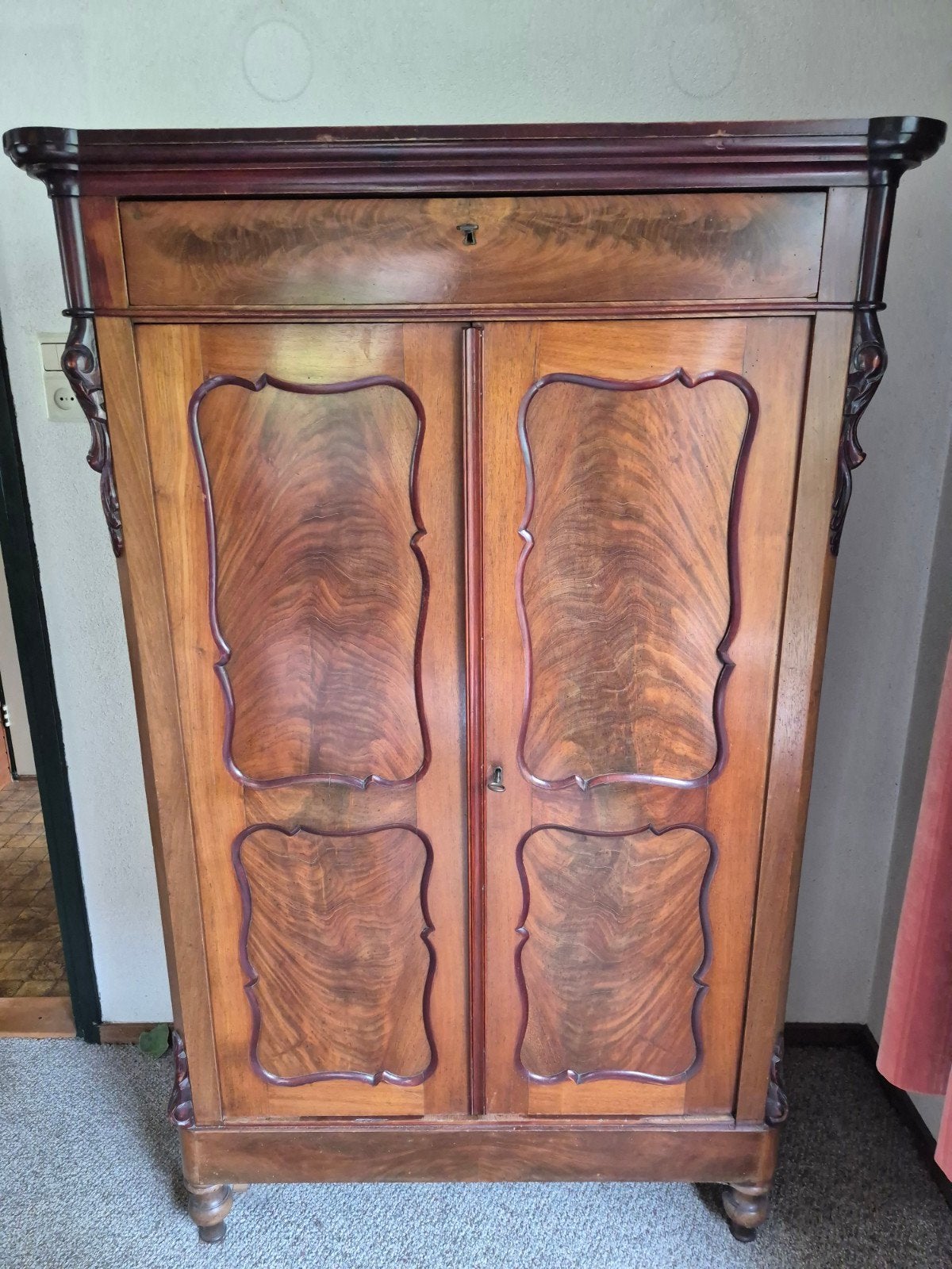 Antieke mahoniehouten kast met lades en planken, Ophalen