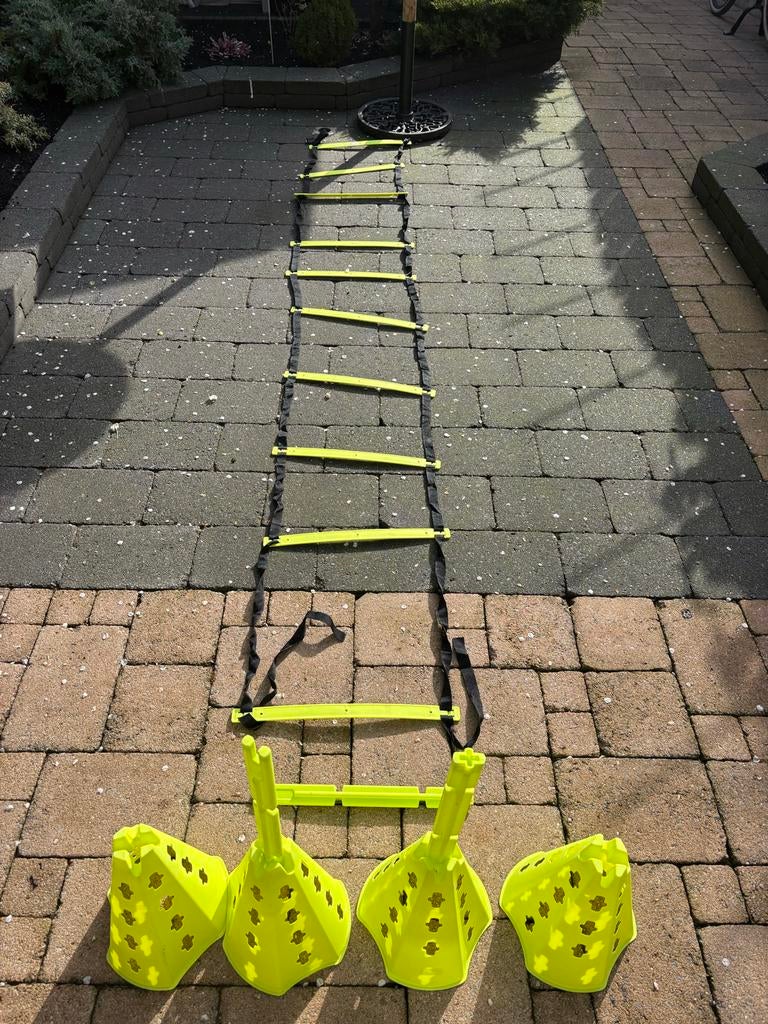 Voetbal Trainingset: Ladder & Pionnen met Paaltjes, Ophalen of Verzenden, Zo goed als nieuw, Overige typen