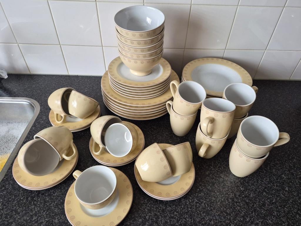 Servies, Huis en Inrichting, Keuken | Servies, Ophalen of Verzenden, Aardewerk, Overige stijlen, Bord(en)