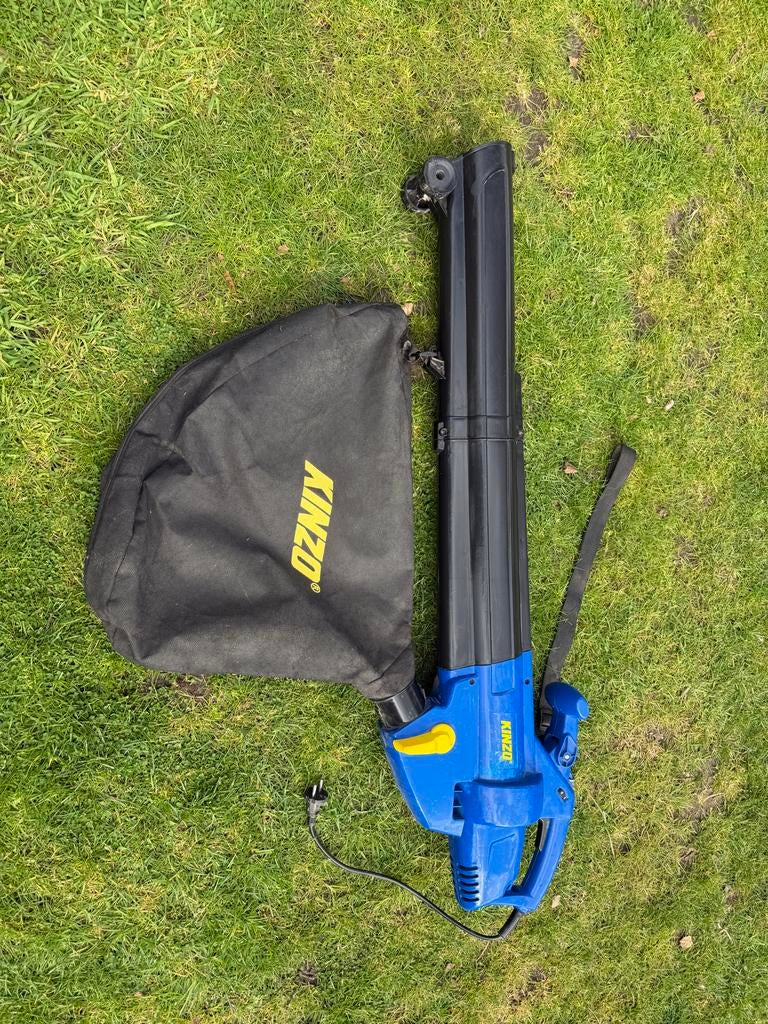 Kinzo 3-in-1 Bladblazer, Bladzuiger en Hakselaar 2500W, Gebruikt, Handgedragen, Ophalen of Verzenden, Met opvangzak