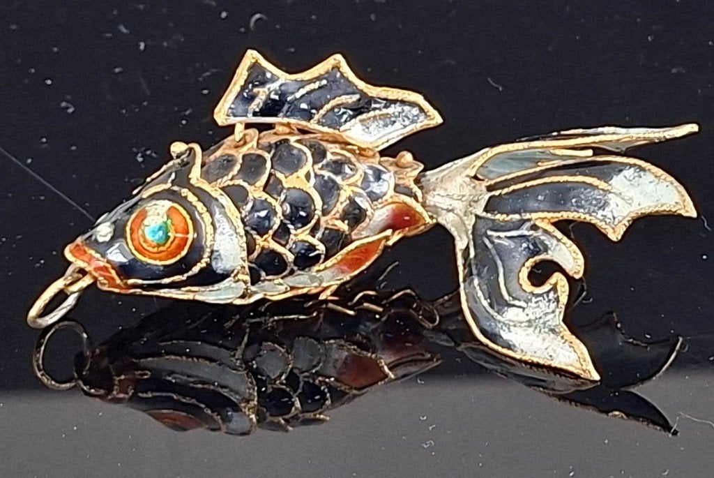 Prachtige Chinese Emaille Vergulde Koi Karper Hanger, Overige materialen, Overige kleuren, Ophalen of Verzenden, Zo goed als nieuw