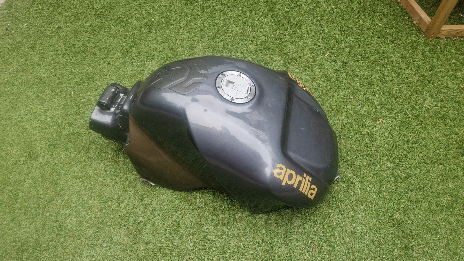 Tank aprilia tuono, Ophalen of Verzenden