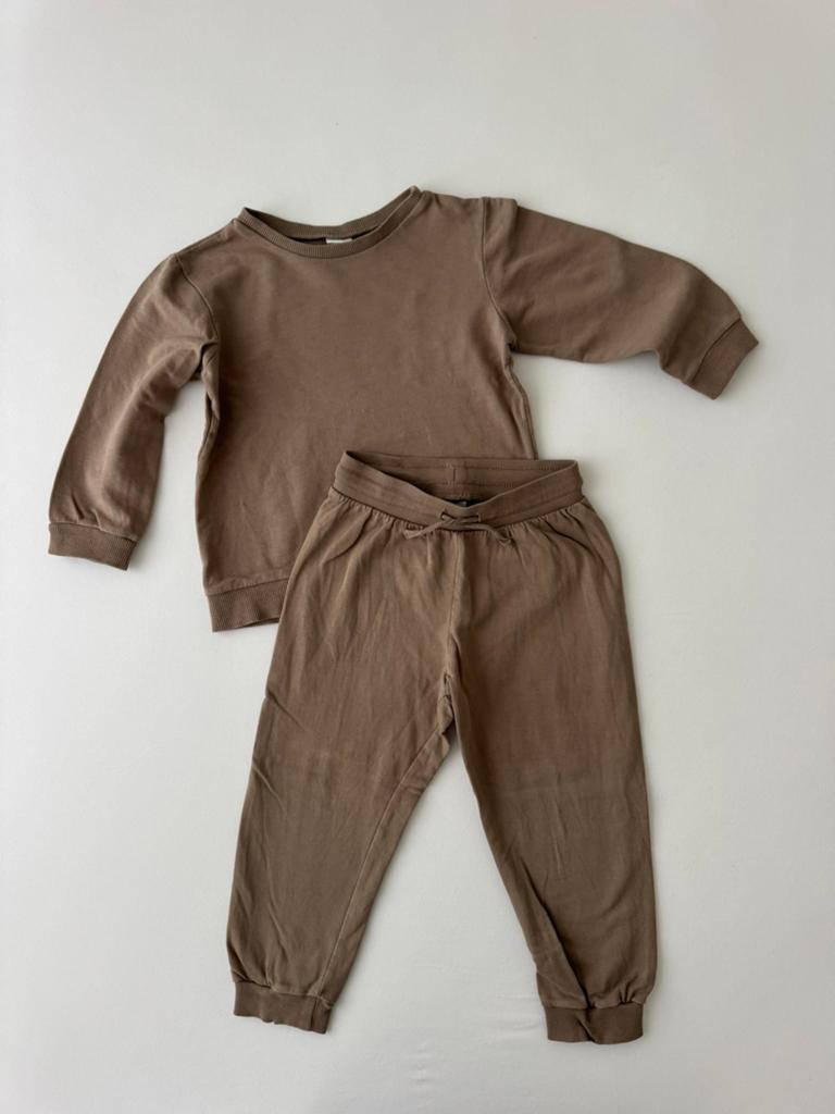 Setje trui en broek maat 98, Kinderen en Baby's, Kinderkleding | Maat 98, Ophalen of Verzenden, Zo goed als nieuw, Jongen of Meisje
