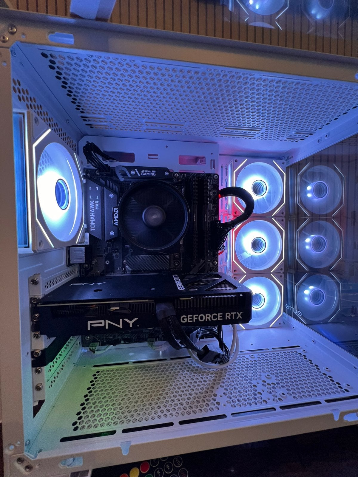 Gaming PC RTX 4070 super– Ryzen 5 5600X – 32GB RAM – RGB, Ophalen, Overige genres, 1 speler, Zo goed als nieuw