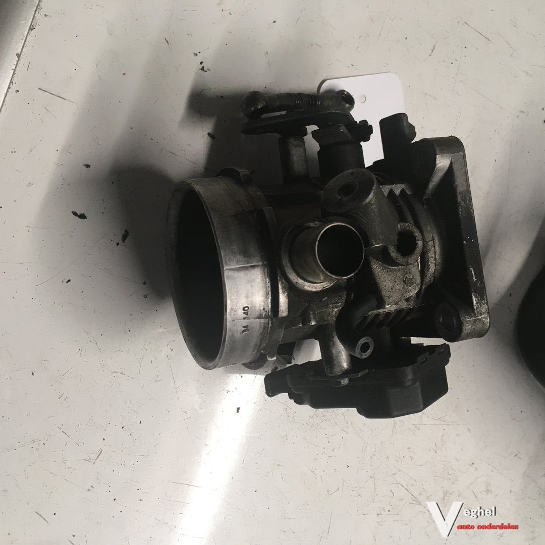 Mercedes SLC 350  2300145   Gasklephuis, Gebruikt, -, -, Ophalen of Verzenden