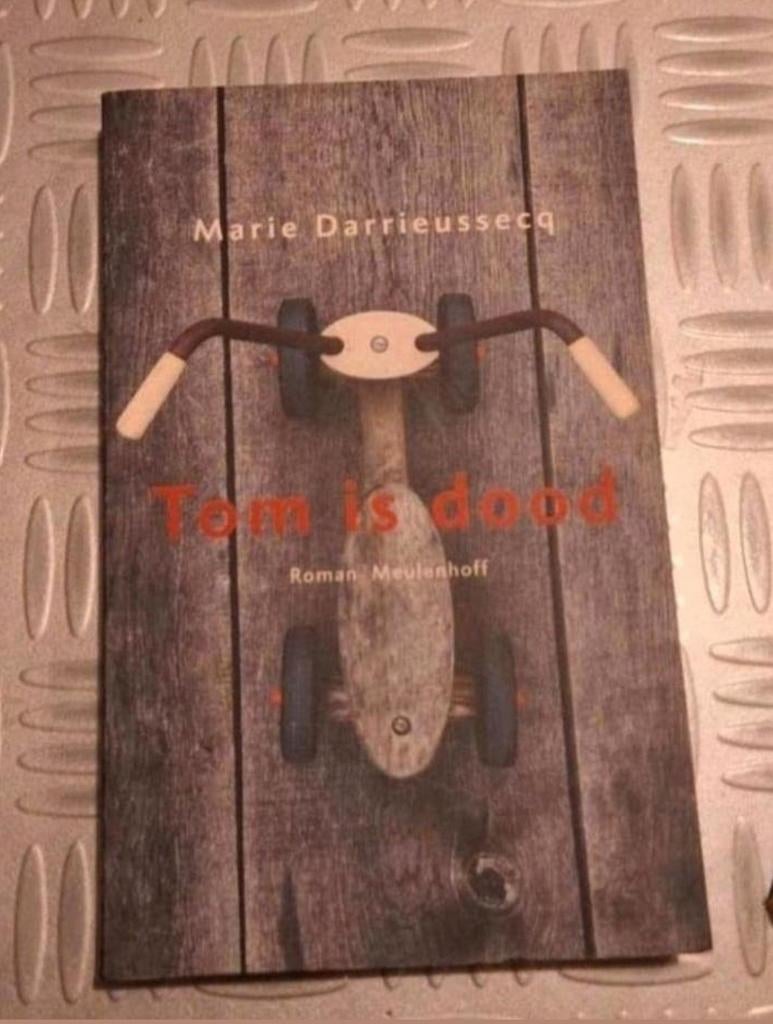 Tom is dood - Marie Darrieussecq (Roman Meulenhoff), Ophalen of Verzenden, Zo goed als nieuw, Marie Darrieussecq, Europa overig